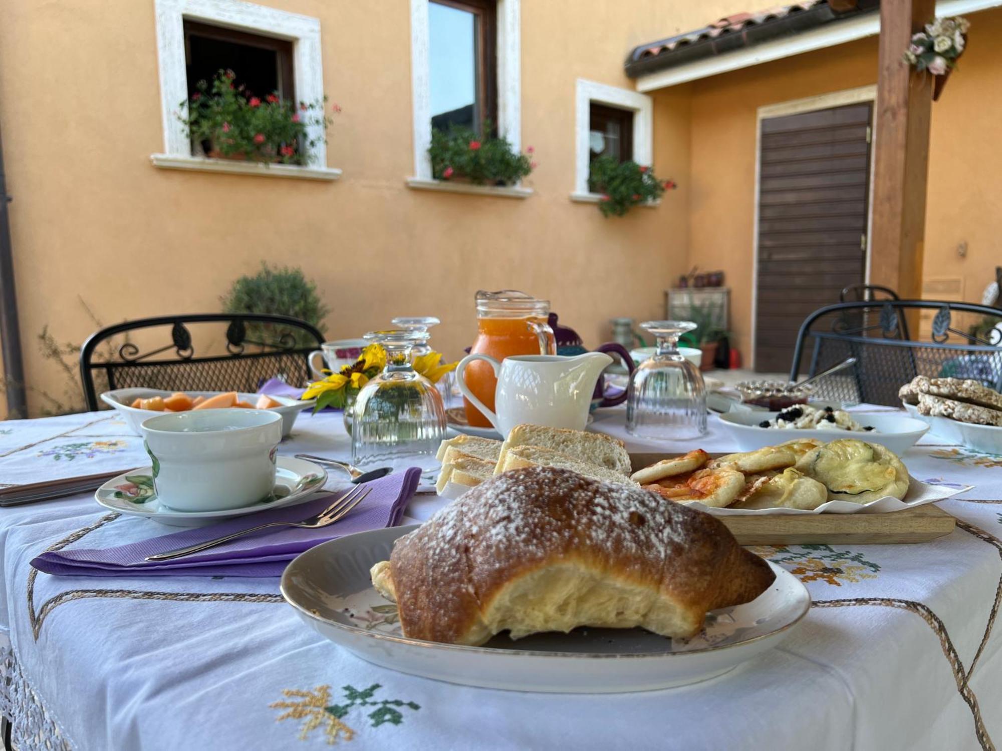 Bed & Breakfast Le Piagge Scurcola Marsicana Ngoại thất bức ảnh